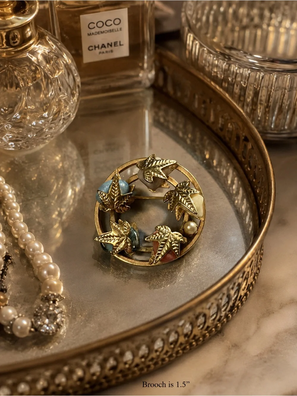 SARAH COVENTRY 60s Leaf Wreath Ivy Gemstones Faux Pearl Vintage Gold Brooch